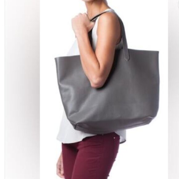 Cuyana Classic Leather Tote Bag Purse in Stone Gray - Picture 15 of 15